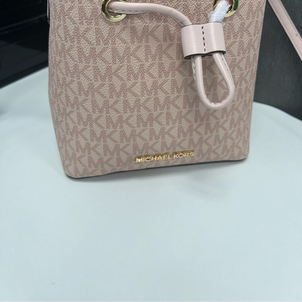 Brand new Michael Kors purse.